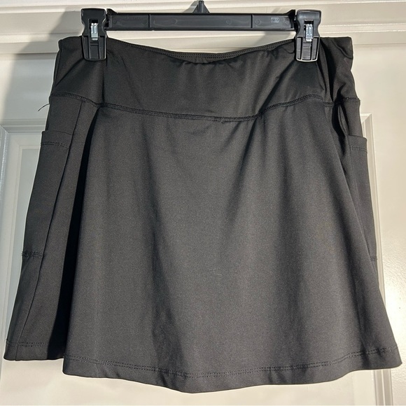 Fulbelle Dresses & Skirts - Black‎ Athletic Skort with pockets on the side-Size Large